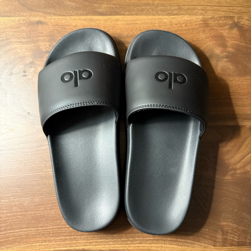 Alo Yoga | Unisex IT Slide